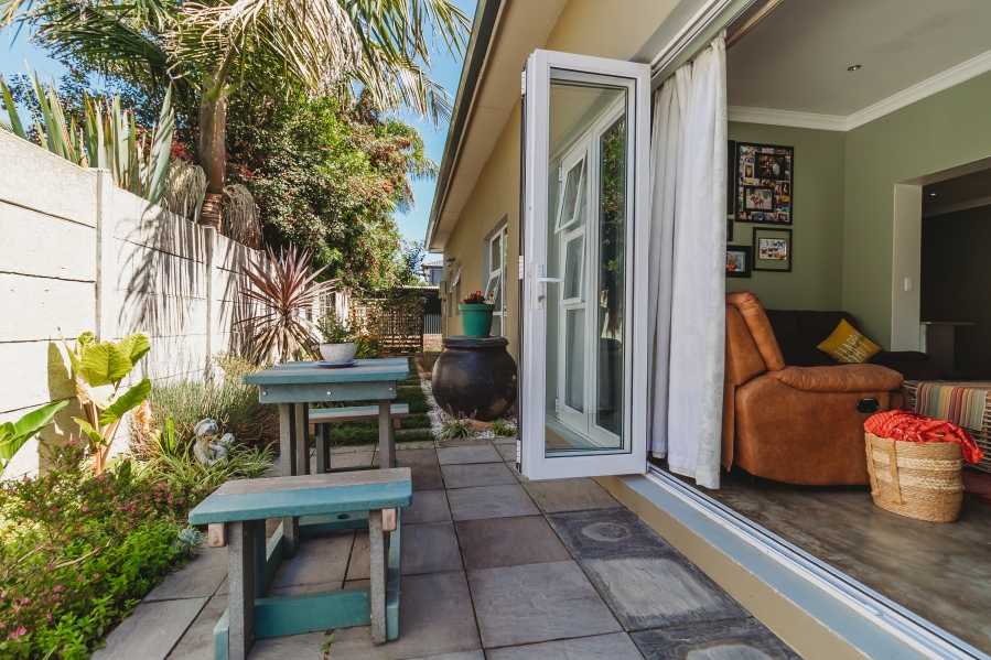 5 Bedroom Property for Sale in Heather Park Western Cape